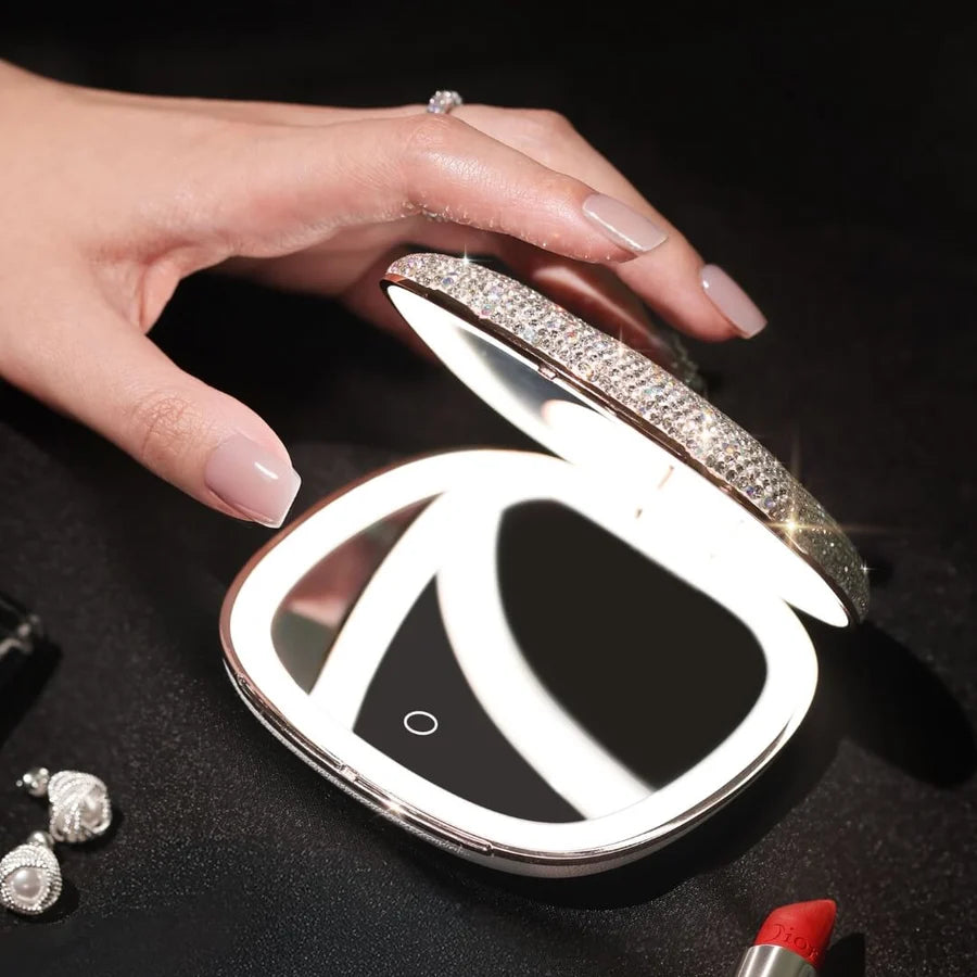 Mila 2 Luxe LED Lighted Compact Mirror