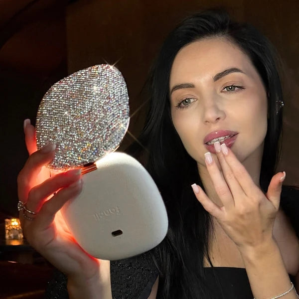 Mila 2 Luxe LED Lighted Compact Mirror
